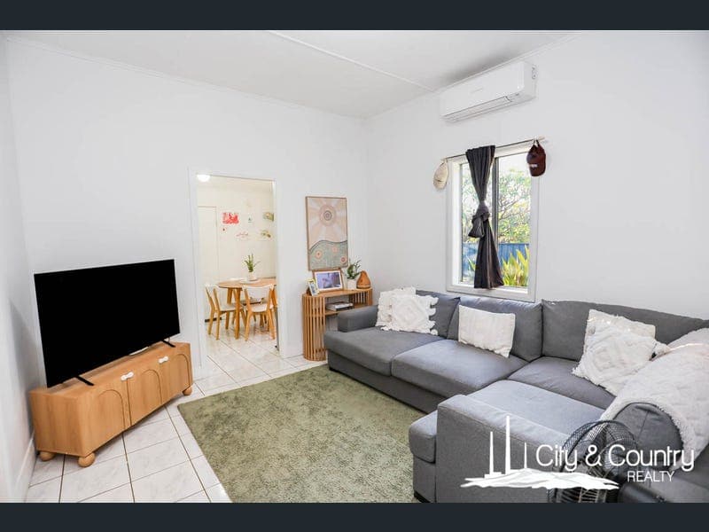 30 Buckley Avenue, Mount Isa — photo 1 of 5