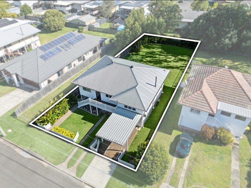 20 Lithgow Street, Wynnum — photo 1 of 5