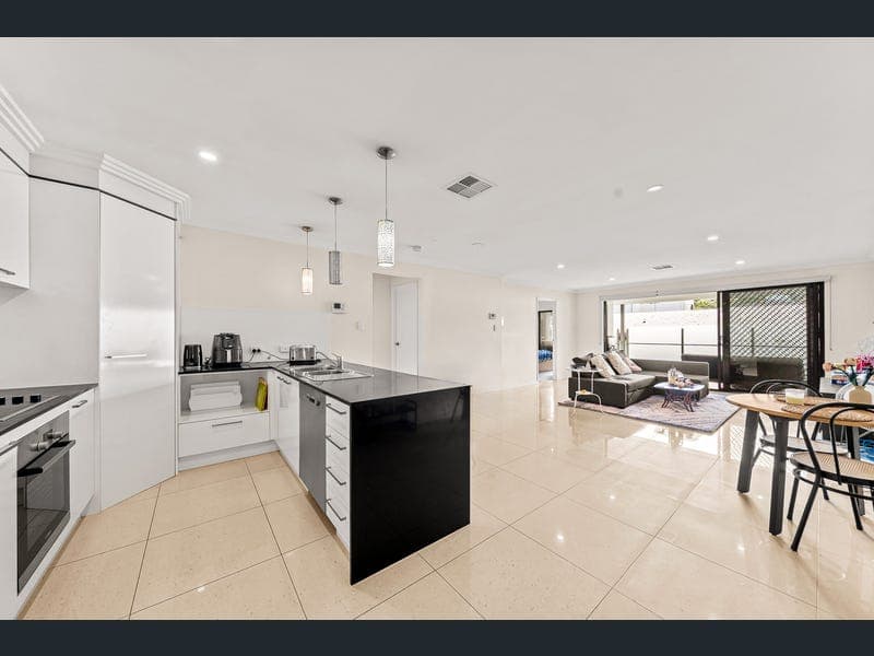 7/2 Clausen Street, Mount Gravatt East — photo 1 of 5
