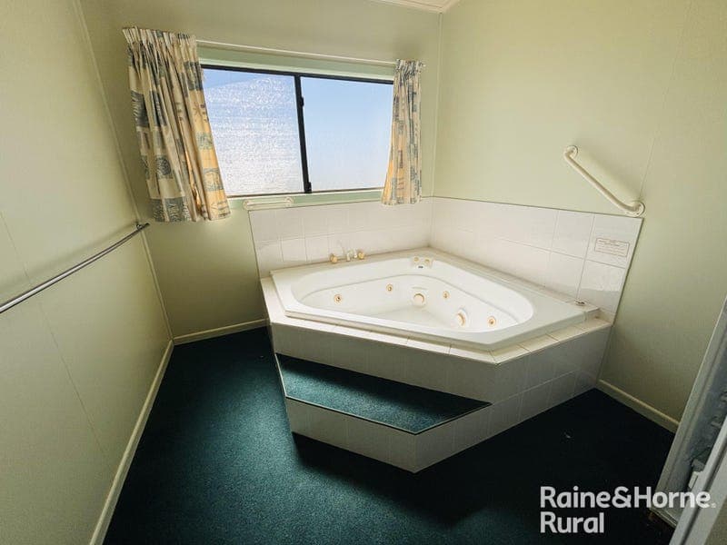 44-46 Powell Street, Roma — photo 1 of 5