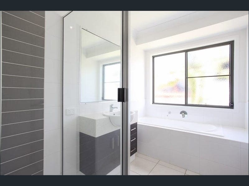 7 Brearley Court, Rural View — photo 1 of 5