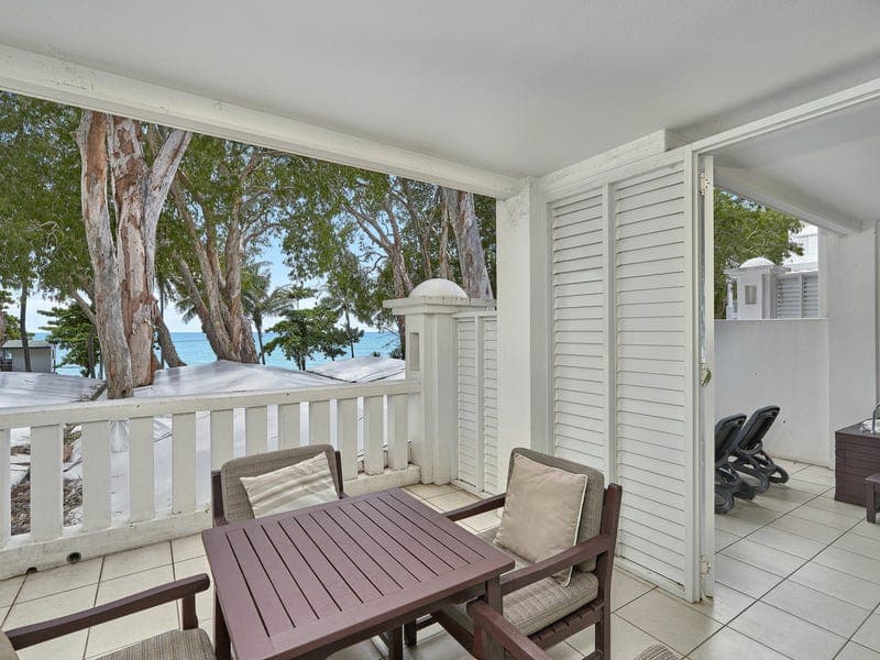 1221-1222/123-127 Williams Esplanade, Palm Cove — photo 1 of 5
