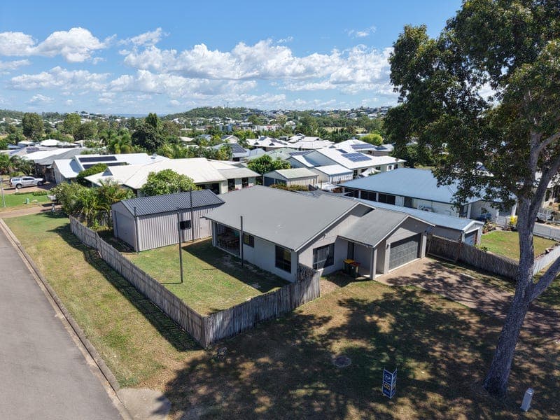 1 Clearwater Court, Bushland Beach — photo 1 of 5