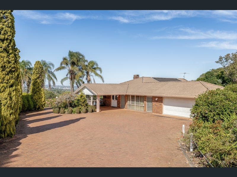 12-14 Rosewall Court, Mount Kynoch — photo 1 of 5