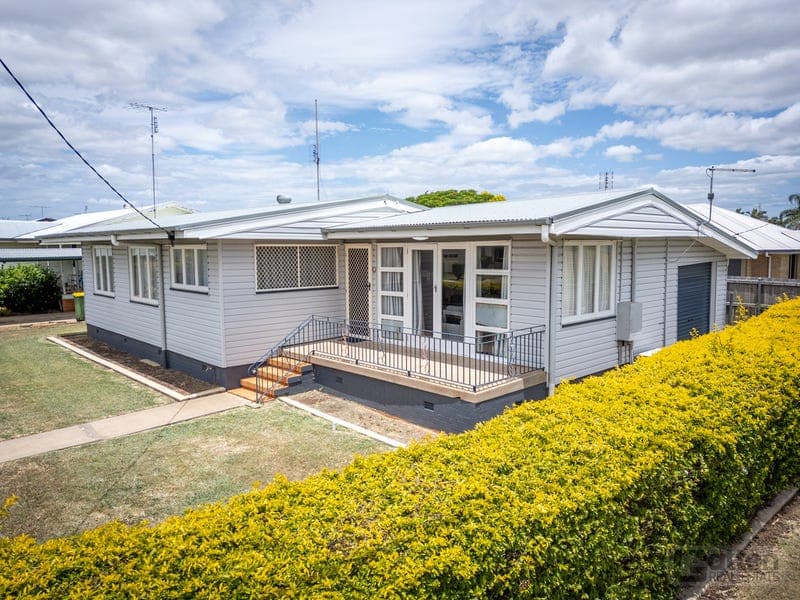 49 Allan Street, Gatton — photo 1 of 5