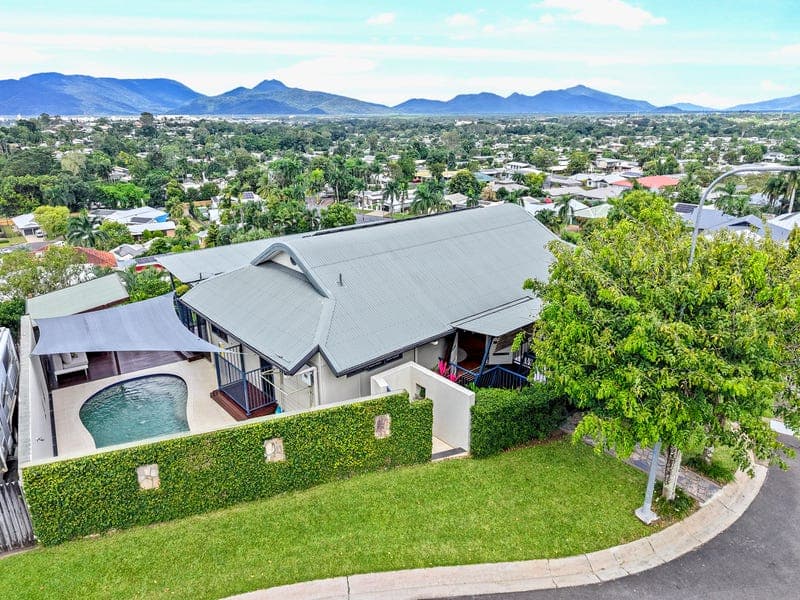 3 Hayles Close, Mooroobool — photo 1 of 5
