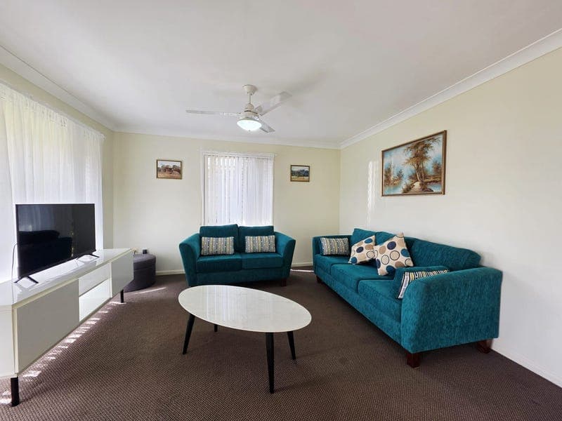 19 Vicky Avenue, Crows Nest — photo 1 of 5
