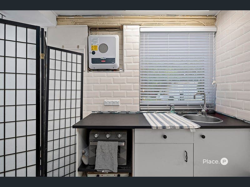 4 Centre Street, Strathpine — photo 1 of 5