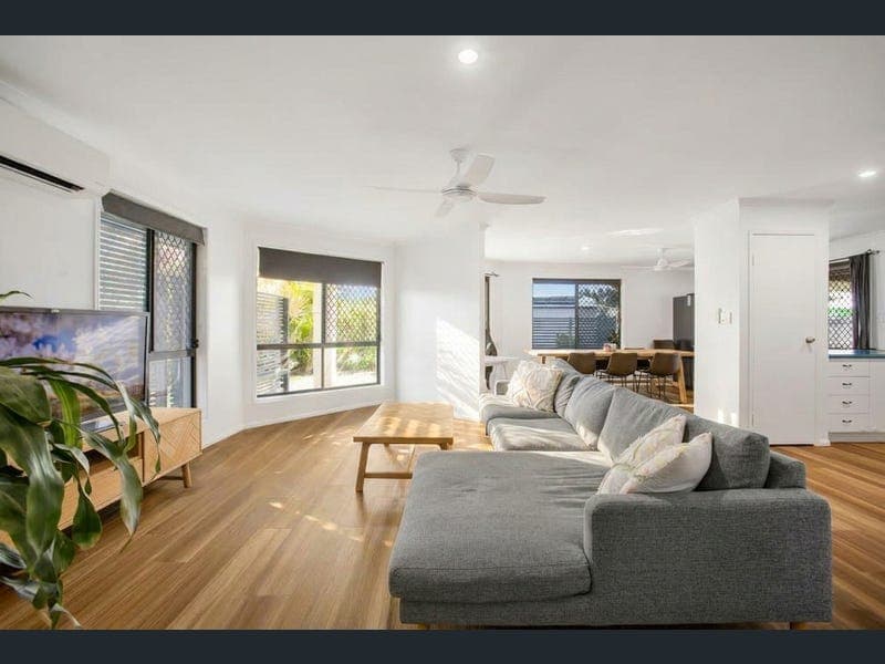 8 Berrigan Place, Mountain Creek — photo 1 of 5