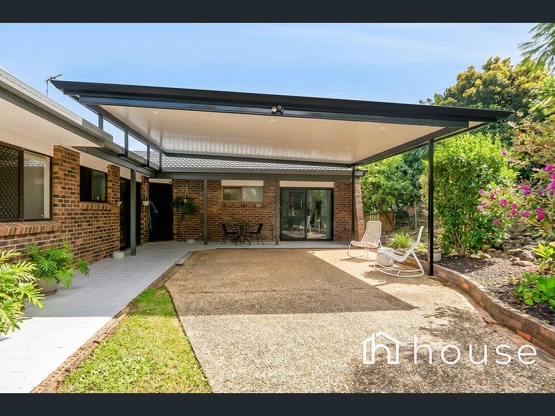 35 Van Dieman Crescent, Springwood — photo 1 of 5