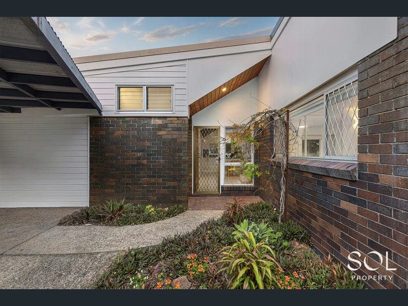 5 Valyn Place, Carseldine — photo 1 of 5