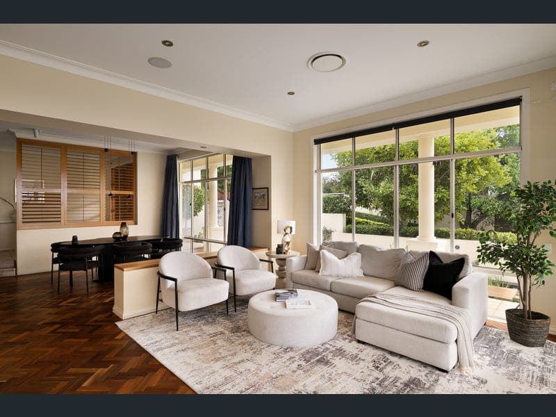 58 Tristania Drive, Bardon — photo 1 of 5