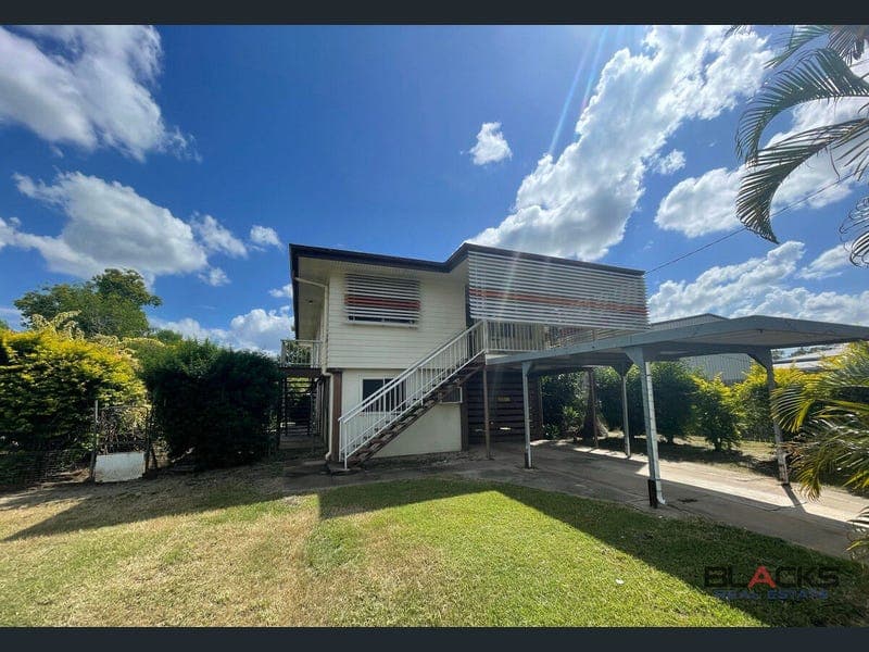 1 Eales Street, Dysart — photo 1 of 5