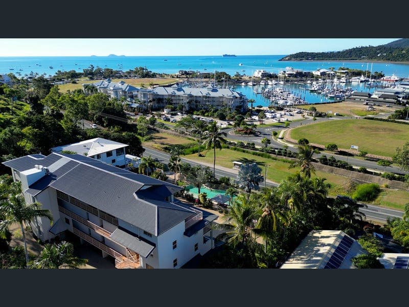17/14 Hermitage Drive, Airlie Beach — photo 1 of 5