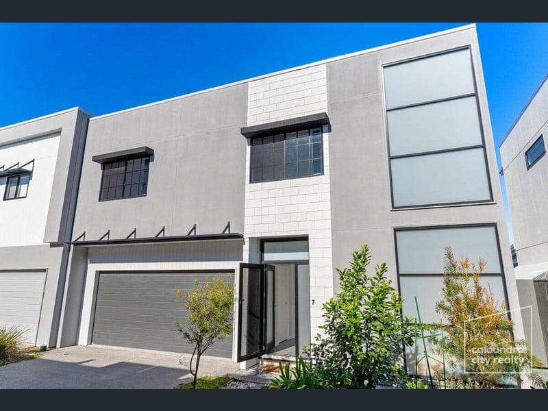 7 Kessler Street, Baringa — photo 1 of 5