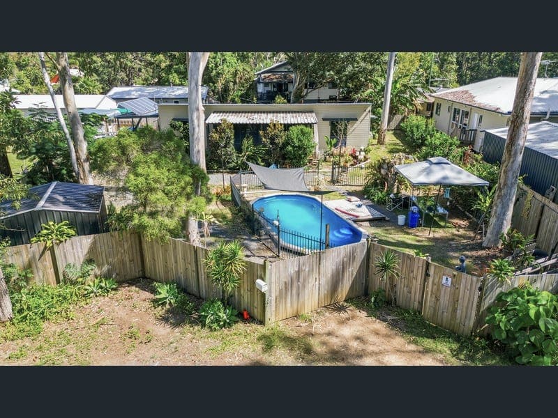 3 Walnut Court, Macleay Island — photo 1 of 5