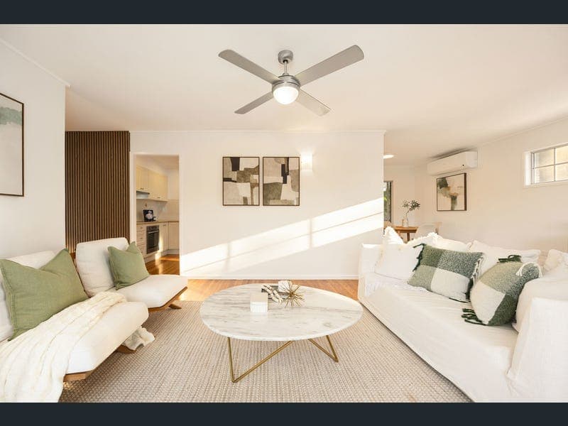 11 Stardust Street, Kenmore — photo 1 of 5