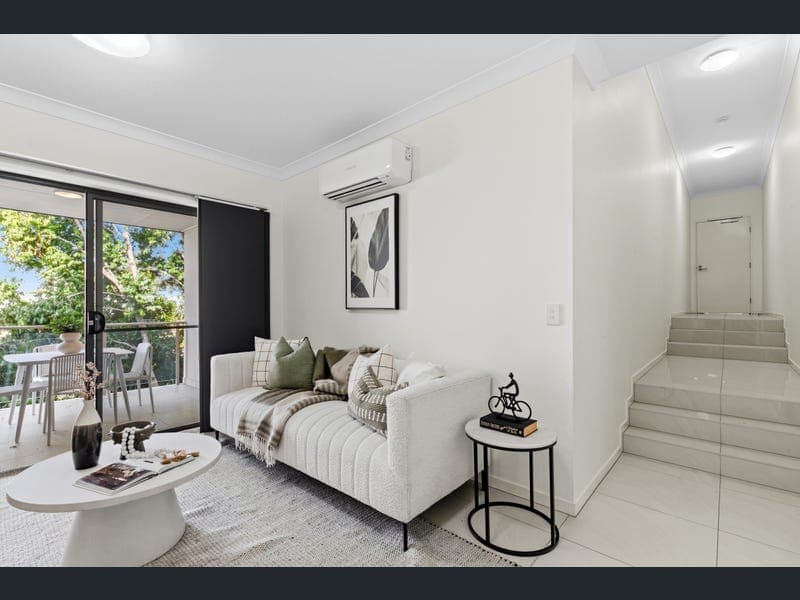 13/31 Skew Street, Sherwood — photo 1 of 5