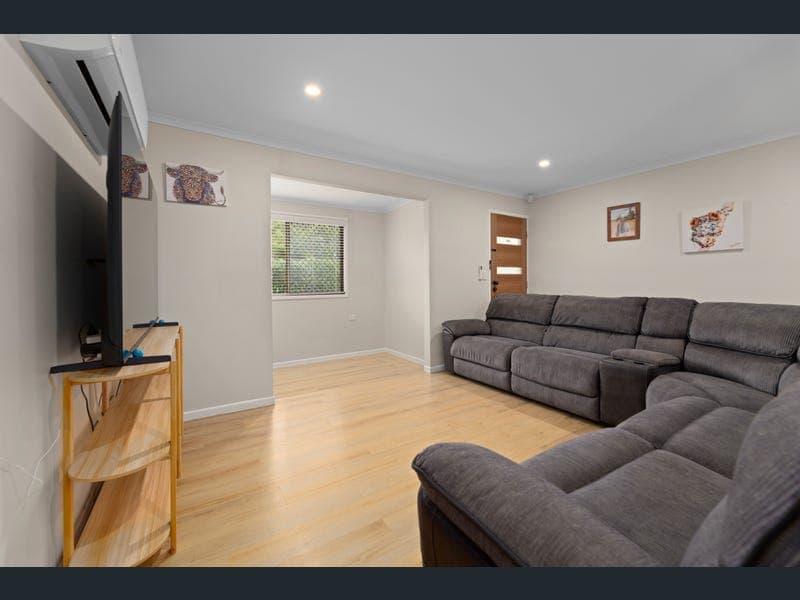 18 Mark Street, Morayfield — photo 1 of 5
