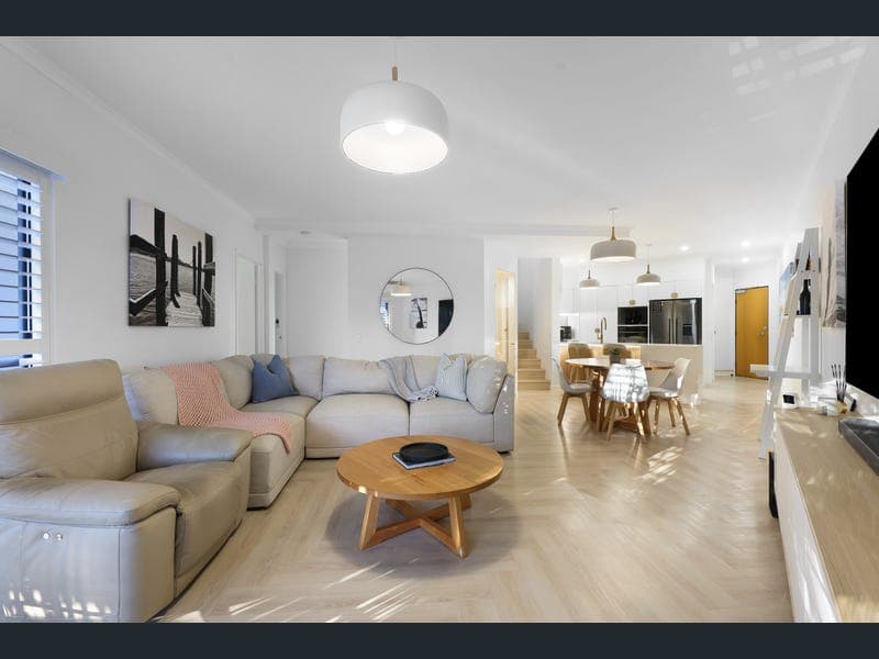 13/10-16 Tarcoola Crescent, Surfers Paradise — photo 1 of 5
