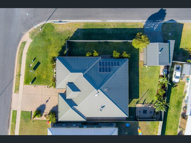 26 Newman Drive, Emerald — photo 1 of 5