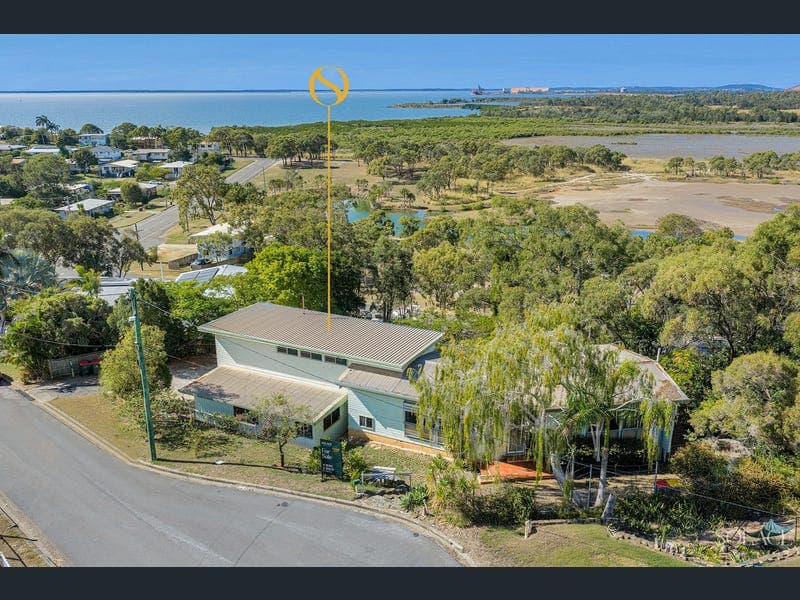 5 Vista Court, Barney Point — photo 1 of 5