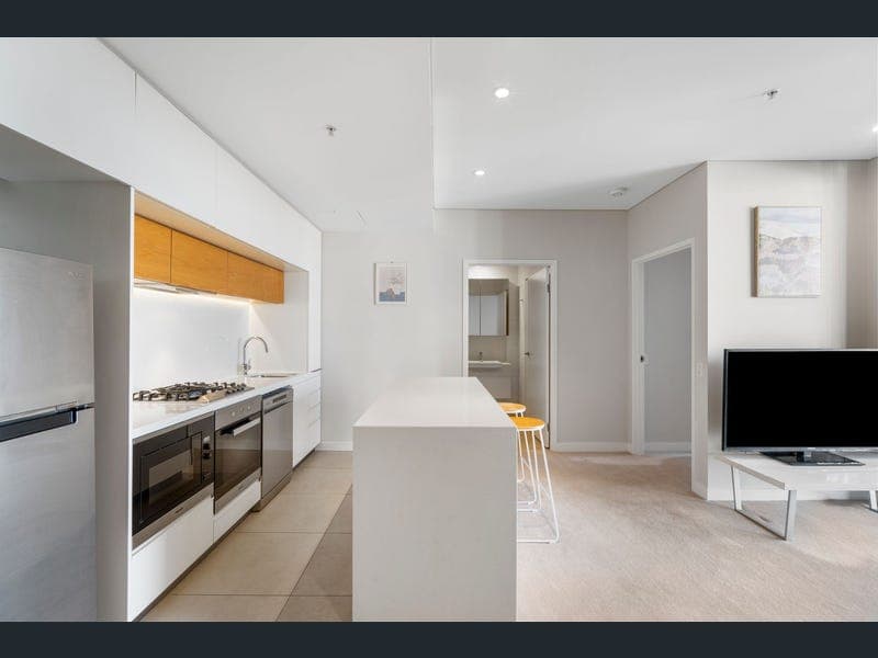 21110/37D Harbour Road, Hamilton — photo 1 of 5
