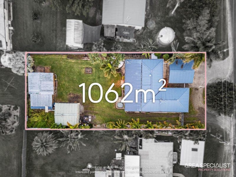 1121 Pimpama Jacobs Well Road — photo 1 of 5
