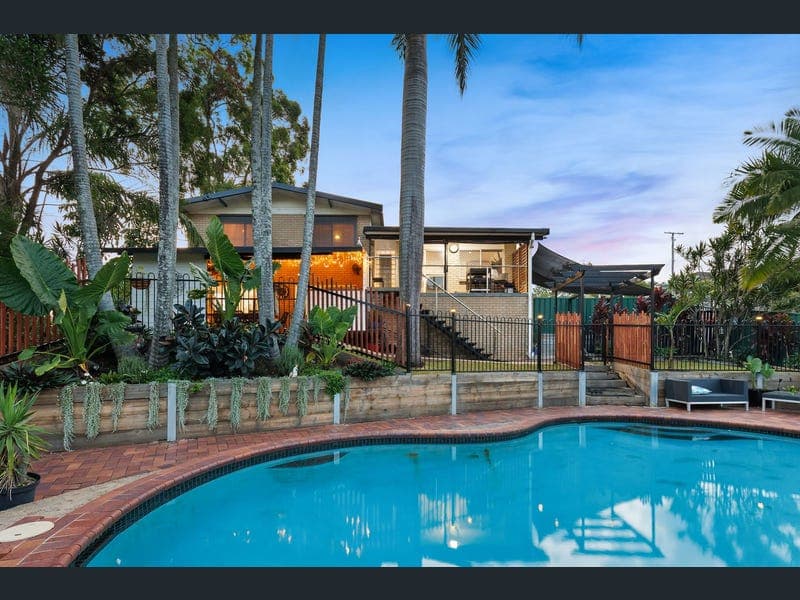2 Flinders Avenue, Molendinar — photo 1 of 5