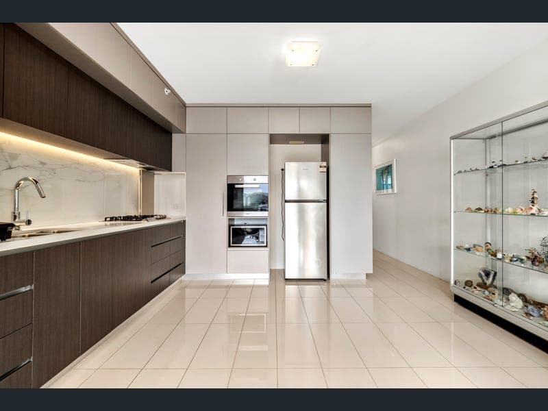 10503/30 Duncan Street, West End — photo 1 of 5