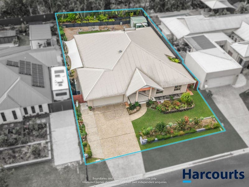 125 Cosmos Avenue, Banksia Beach — photo 1 of 5