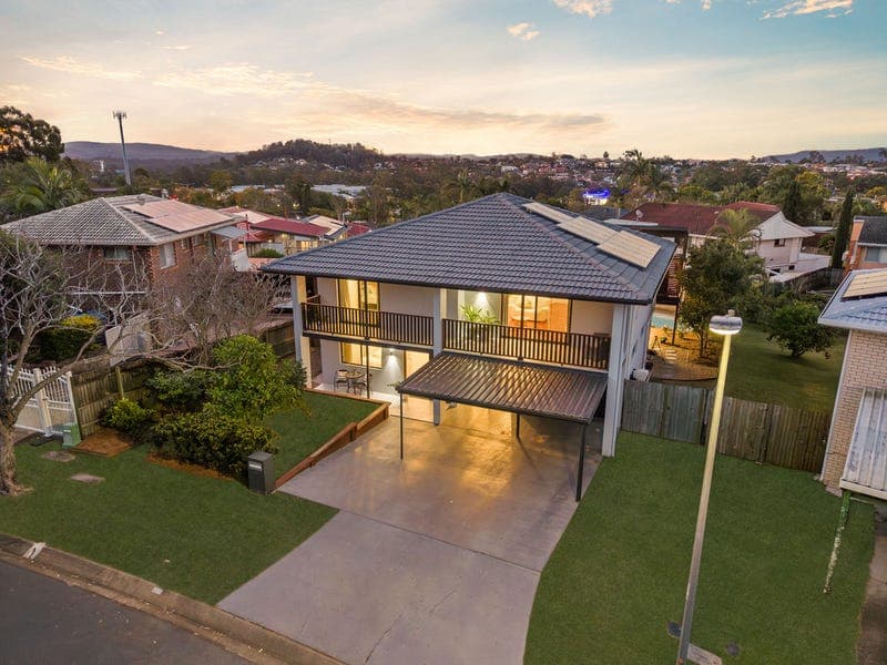3 Ebrill Street, Jamboree Heights — photo 1 of 5