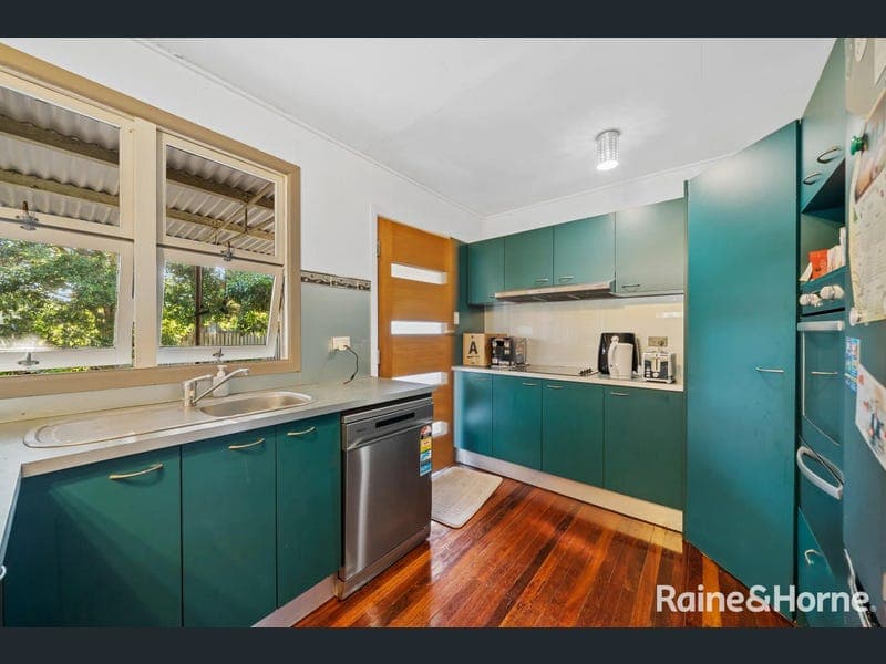 96 Third Avenue, Marsden — photo 1 of 5