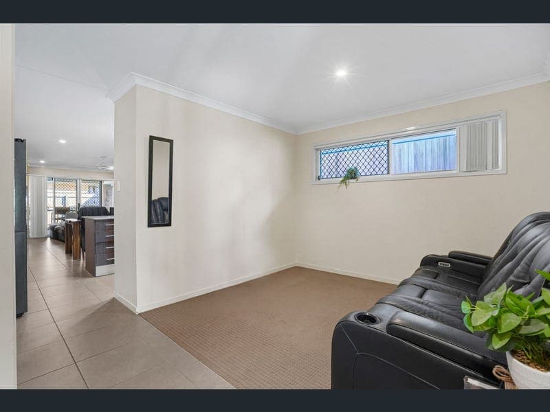 6 Prince George Street, Holmview — photo 1 of 5