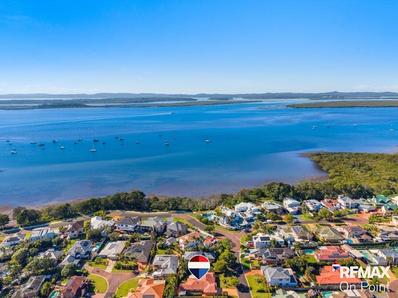 27 The Boulevard, Redland Bay — photo 1 of 5