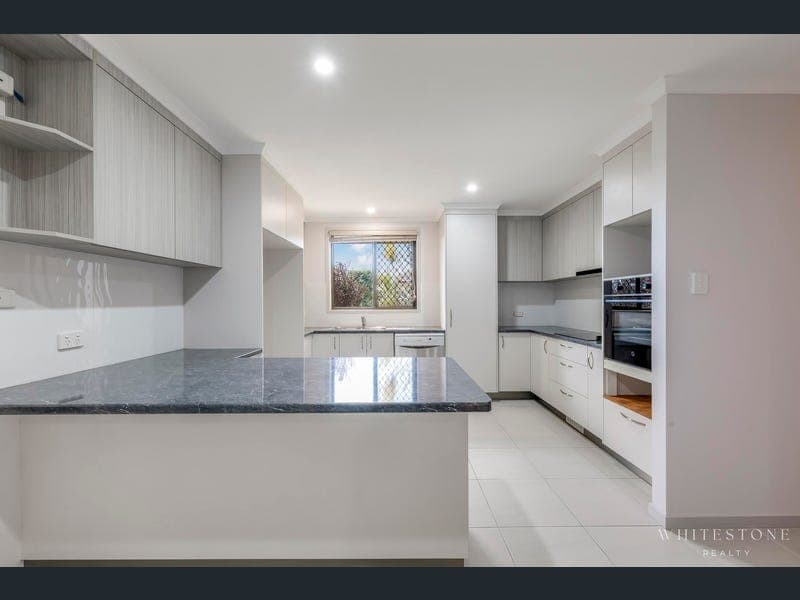 38 Sinclair Street, Avenell Heights — photo 1 of 5