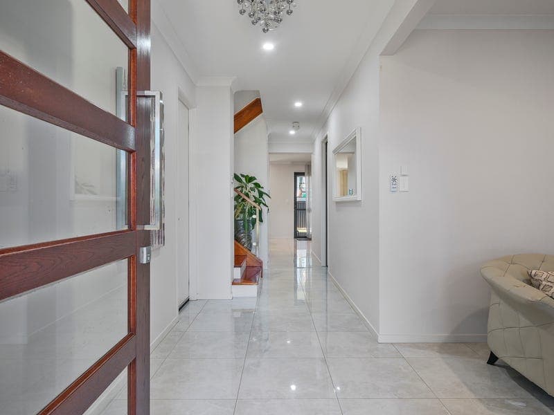 28 Whitehaven Street, Pallara — photo 1 of 5