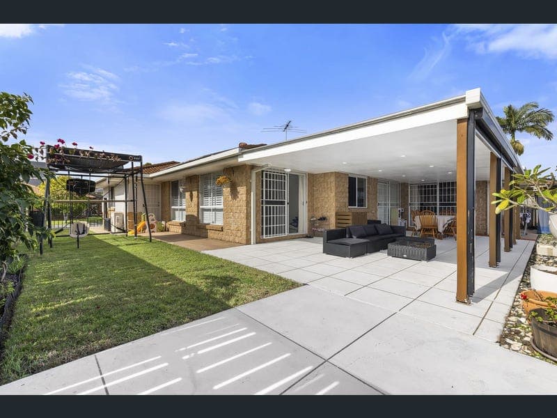2 Eggleton Place, Wakerley — photo 1 of 5