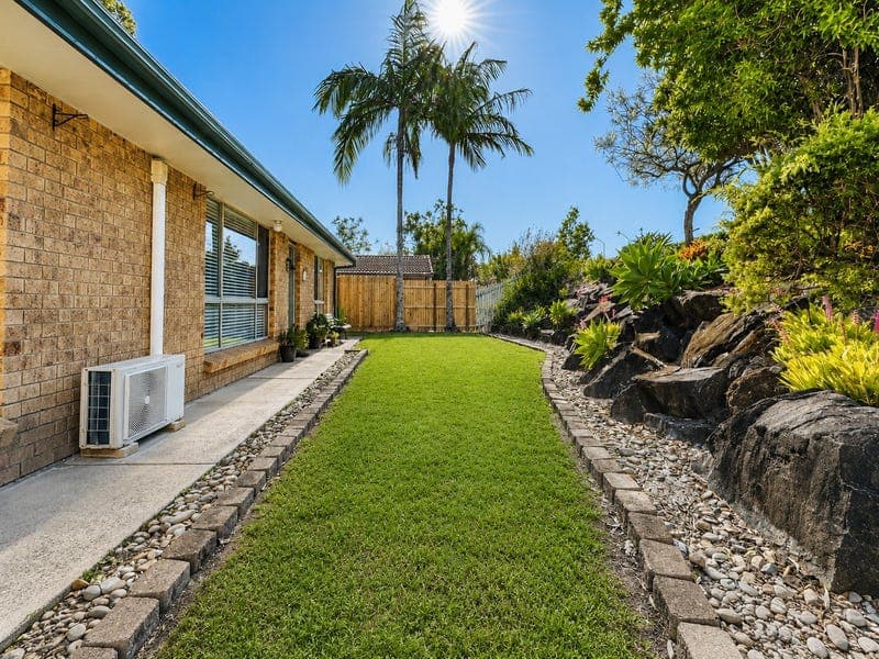 31 Quigan Terrace, Highland Park — photo 1 of 5