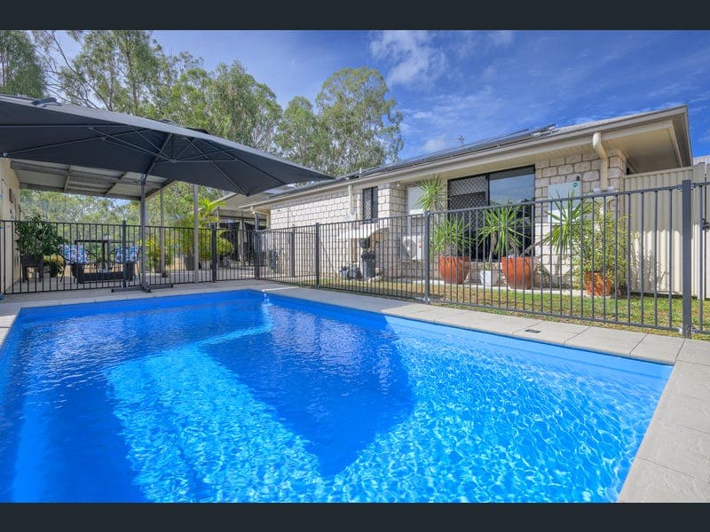 28 Links Court, Kin Kora — photo 1 of 5