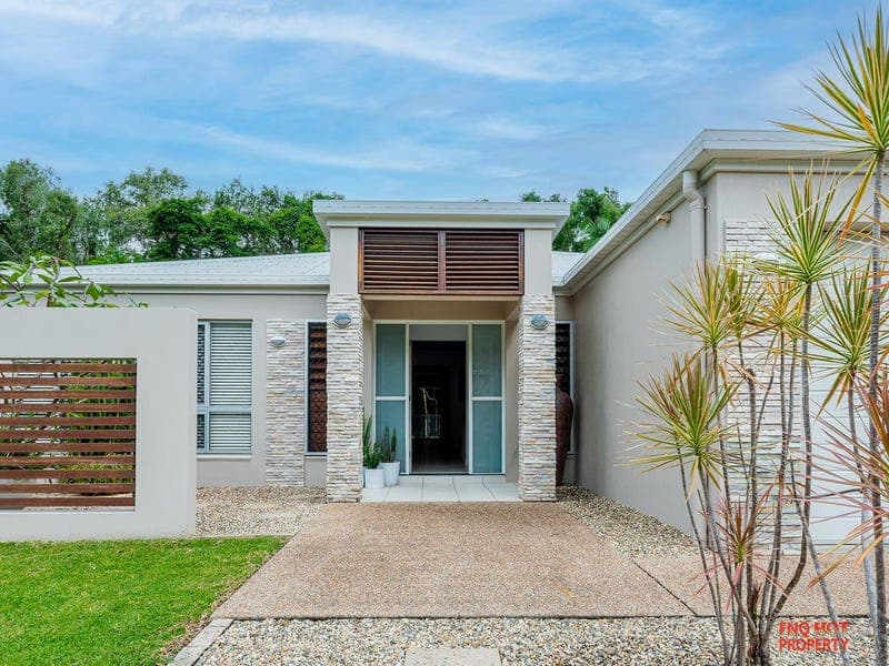 23 Aurelia Road, Palm Cove — photo 1 of 5