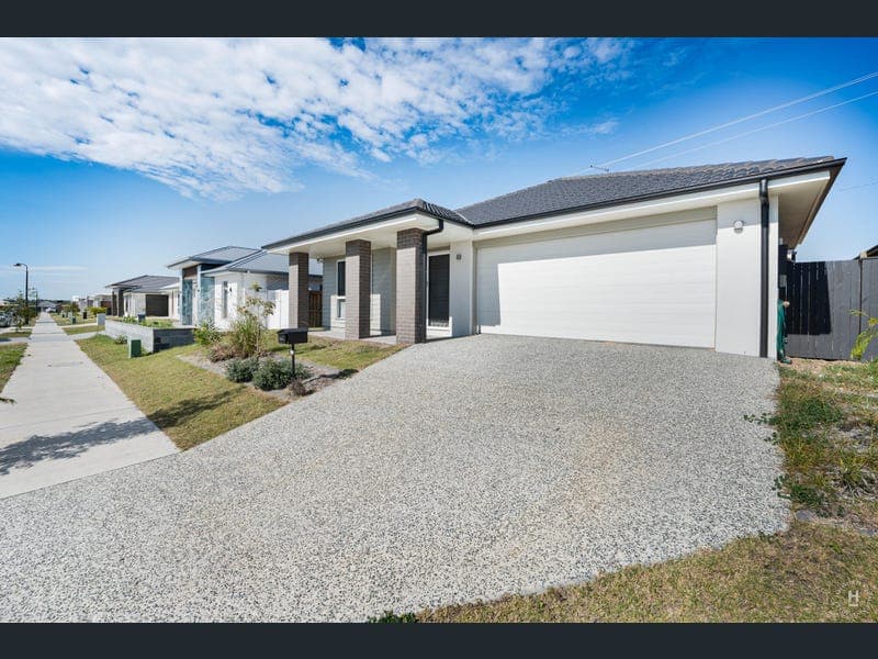 46 Laurina Close, Collingwood Park — photo 1 of 5