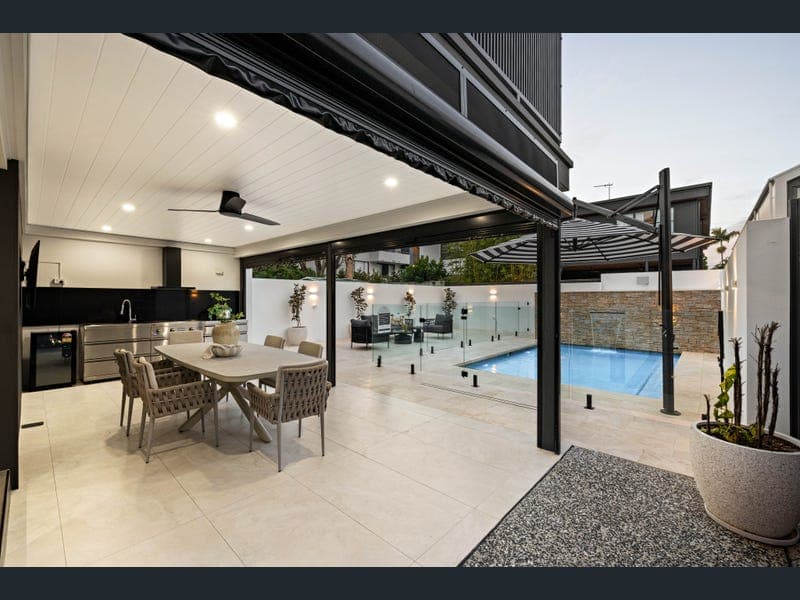38 Balowrie Street, Hamilton — photo 1 of 5