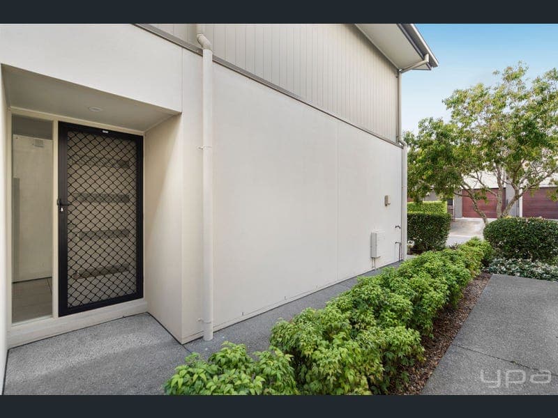 65/370 Gainsborough Drive, Pimpama — photo 1 of 5