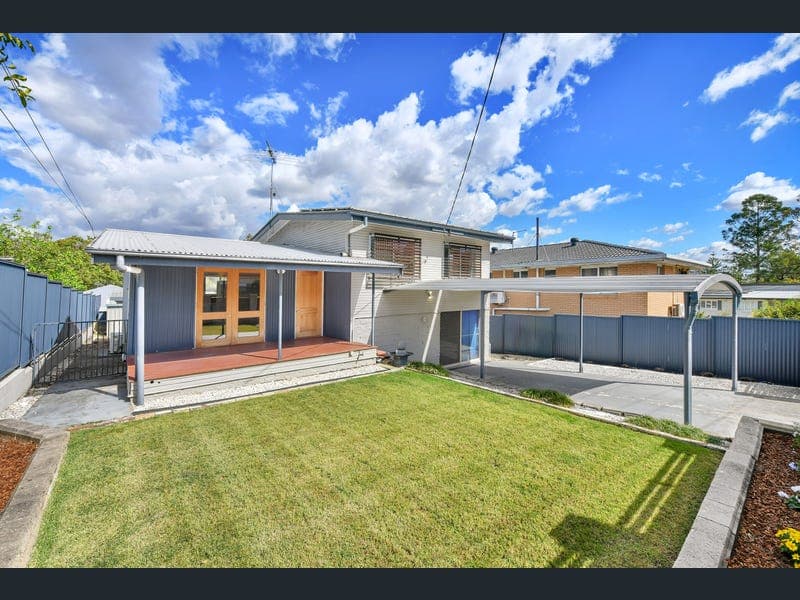 1 Belleglade Avenue, Bundamba — photo 1 of 5