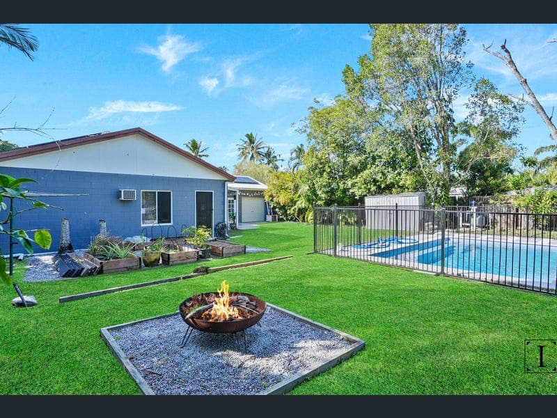 84 Baronia Crescent, Holloways Beach — photo 1 of 5