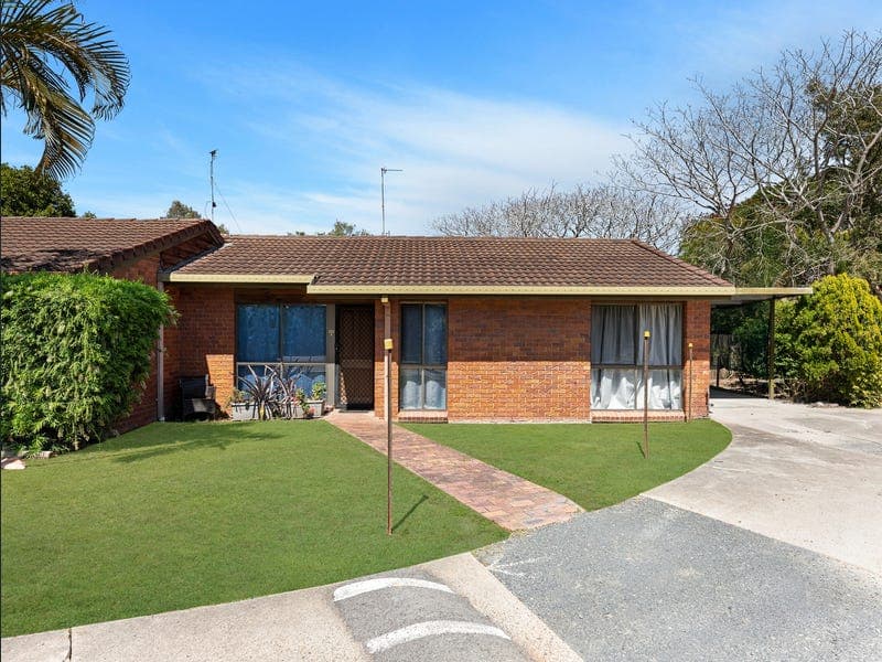 4/42-44 Pulgul Street, Urangan — photo 1 of 5
