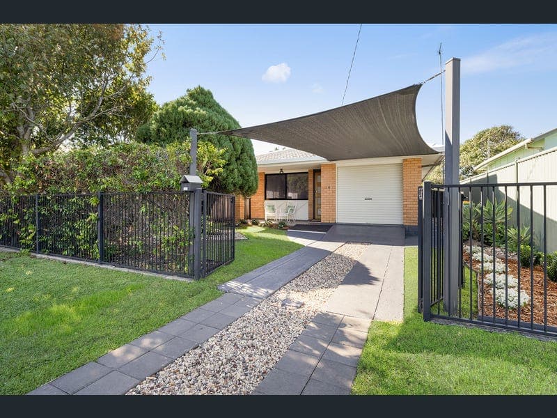 19 Hume Street, Golden Beach — photo 1 of 5