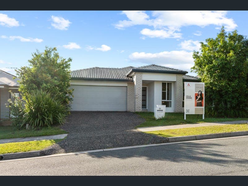11 Victor Street, Coomera — photo 1 of 5