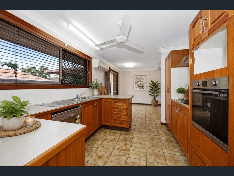 10 Malaga Street, Kirwan — photo 1 of 5